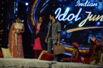 Imran Khan, Sonakshi Sinha on the sets of Indian Idol Junior Eid Special in Mumbai on 4th Aug 2013 (21).JPG