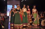 Model walk for Auro Gold show at IIJW 2013 in Mumbai on 4th Aug 2013 (19).JPG