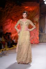 Model walks for Gaurav Gupta at PCJ Delhi Couture Week 2013 on 4th Aug 2013 (110).JPG