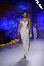 Model walks for Gaurav Gupta at PCJ Delhi Couture Week 2013 on 4th Aug 2013 (131).JPG