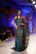 Model walks for Gaurav Gupta at PCJ Delhi Couture Week 2013 on 4th Aug 2013 (87).JPG