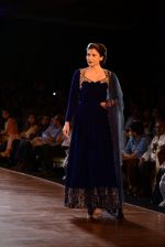 Model walks for Manish Malhotra show at PCJ Delhi Couture Week 2013 on 4th Aug 2013 (167).JPG