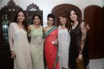 Kajol, Farah Ali Khan, Tanisha Mukherjee, Zarine Khan at Sanjay and Zareen Khan_s Iftar party in Sanjay Khan_s Residence, Mumbai on 6th Aug 2013 (265).JPG