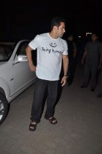 Salman Khan snapped during photoshoot at Mehboob Studios in Mumbai on 6th Aug 2013 (28).JPG