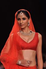 Model walk the ramp for Kay Jewels on Day 4 of IIJW 2013 on 7th Aug 2013 (44).JPG