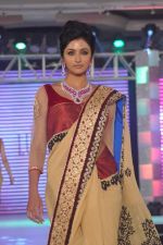 Model walks for HVK show in Mumbai on 9th Aug 2013 (103).JPG