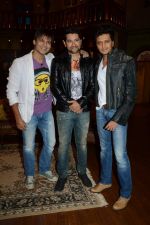 Vivek oberoi, Ritesh deshmukh, Aftab Shivdasani promote Grand Masti 2 on the set of Comedy Nights with Kapil in Filmcity, goregaon on 10th Aug 2013 (23).JPG