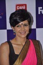 Mandira Bedi snapped at Lower Parel at a coffee shop in Mumbai on 12th Aug 2013 (19).JPG