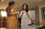 Shabana Azmi, Anita Dongre at Anita Dongre_s launch of Pinkcity in association with jet Gems in Mumbai on 13th Aug 2013 (25).JPG