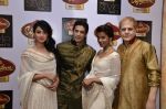 Aslam Khan with showstoppers Mugdha Godse, Sonal chauhan and Muzamil Ahmed at the Signature Premier Pune Style Week 2013..JPG