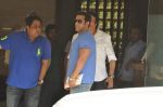 Salman Khan snapped with family in Mumbai on 20th Aug 2013 (22).JPG