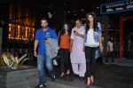 Shilpa Shetty, Raj Kundra snapped in Khar, Mumbai on 21st Aug 2013 (12).JPG