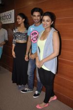 Sushant Singh Rajput, Parineeti Chopra, Vaani Kapoor promote Shuddh Desi Romance in Mumbai on 21st Aug 2013 (29).JPG