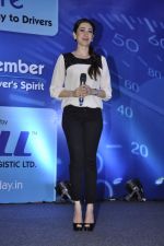 Karisma Kapoor at Driver_s Day event in Trident, Mumbai on 23rd Aug 2013 (17).JPG