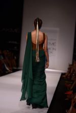 Model walk the ramp for Amit Aggarwal show at LFW 2013 Day 3 in Grand Haytt, Mumbai on 25th Aug 2013 (48).JPG