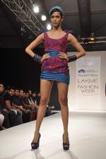 Model walk the ramp for Talent Box Riddhi Siddhi show at LFW 2013 Day 3 in Grand Haytt, Mumbai on 25th Aug 2013 (66).JPG