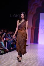 Model walk the ramp for Archana Kocchar show at LFW 2013 Day 5 in Grand Haytt, Mumbai on 27th Aug 2013 (259).JPG