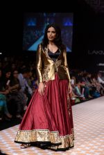 Model walk the ramp for Archana Kocchar show at LFW 2013 Day 5 in Grand Haytt, Mumbai on 27th Aug 2013 (336).JPG