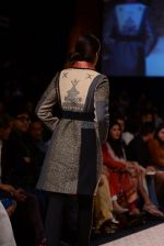 Model walk the ramp for Ritu Kumar show at LFW 2013 Day 4 in Grand Haytt, Mumbai on 26th Aug 2013 (106).JPG