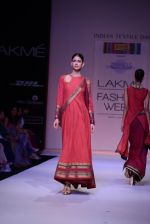 Model walk the ramp for Shruti Sancheti show at LFW 2013 Day 4 in Grand Haytt, Mumbai on 26th Aug 2013 (105).JPG
