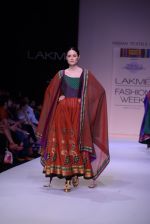 Model walk the ramp for Shruti Sancheti show at LFW 2013 Day 4 in Grand Haytt, Mumbai on 26th Aug 2013 (212).JPG