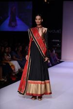 Model walk the ramp for Shruti Sancheti show at LFW 2013 Day 4 in Grand Haytt, Mumbai on 26th Aug 2013 (266).JPG