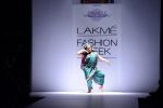 Model walk the ramp for Shruti Sancheti show at LFW 2013 Day 4 in Grand Haytt, Mumbai on 26th Aug 2013 (60).JPG