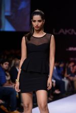 Model walk the ramp for Reliance Trends Bisou Bisou show at LFW 2013 Day 5 in Grand Haytt, Mumbai on 27th Aug 2013  (117).JPG