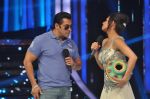 Salman Khan on the sets of Jhalak 6 in Mumbai on 27th Aug 2013 (108).JPG
