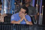 Salman Khan on the sets of Jhalak 6 in Mumbai on 27th Aug 2013 (135).JPG