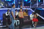 Salman Khan on the sets of Jhalak 6 in Mumbai on 27th Aug 2013 (21).JPG