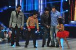 Salman Khan on the sets of Jhalak 6 in Mumbai on 27th Aug 2013 (35).JPG