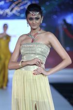 Model walks for Riddhi-Siddhi at The Style Walk at LFW 2013 Day 6 in Grand Haytt, Mumbai on 28th Aug 2013 (385).JPG