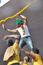 Arjun Rampal at Borivli dahi handi in Borivli, Mumbai on 29th Aug 2013 (111).JPG