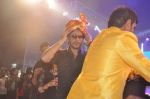 Shahrukh Khan at Sachin Ahir_s dahi handi in worli, Mumbai on 29th Aug 2013 (12).JPG