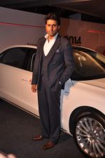 Abhishek Bachchan at FDCI Audi Autumn Collection 2014 on 30th Aug 2013 (156).JPG