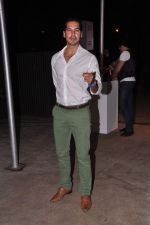 Dino Morea at FDCI Audi Autumn Collection 2014 on 30th Aug 2013 (34).JPG