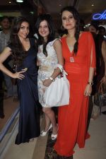 Soha ALi Khan at the launch of Times Glamour in Mumbai on 30th Aug 2013 (77).JPG