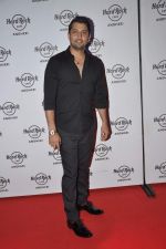 Aftab Shivdasani at Subhash Ghai_s bash at the launch of new Hard Rock Cafe in Andheri, Mumbai on 31st Aug 2013 (44).JPG
