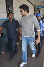 Abhishek Bachchan snapped at international airport in Mumbai on 1st Sept 2013 (12).JPG