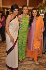 Kajol Mandira Bedi, Mana Shetty at Araish Exhibition in Mumbai on 3rd Sept 2013 (39).JPG