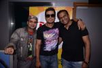 Randeep Hooda with Siddharth Kannan of OYE Fm promote JohnDay in Andheri, Mumbai on 4th Sept 2013 (78).JPG