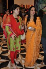 Smita Thackeray at Araish Exhibition in Mumbai on 3rd Sept 2013 (121).JPG