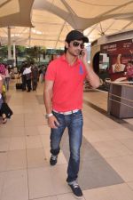 Sushant Singh Rajput snapped after he arrive from Ahmedabad in Mumbai Airport on 4th Sept 2013 (19).JPG