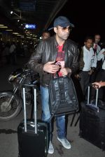 Abhay Deol leave for SAIFTA Awards in Mumbai Airport on 4th Sept 2013 (72).JPG
