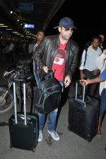 Abhay Deol leave for SAIFTA Awards in Mumbai Airport on 4th Sept 2013 (74).JPG