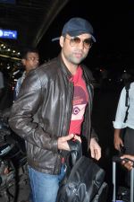 Abhay Deol leave for SAIFTA Awards in Mumbai Airport on 4th Sept 2013 (75).JPG