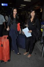 Shamita Singha, Mashoom Singha leave for SAIFTA Awards in Mumbai Airport on 4th Sept 2013 (129).JPG