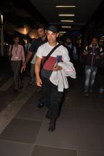 Aamir Khan returns from Sydney in Mumbai Airport on 7th Sept 2013 (6).JPG