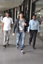 Siddharth Malhotra return from Durban in Mumbai Airport on 8th Sept 2013 (47).JPG